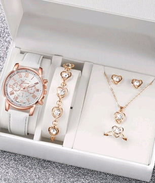 Women's Elegant Three-eye Roman Scale Dial Quartz Watch & Jewelry Set - 4 Pieces
